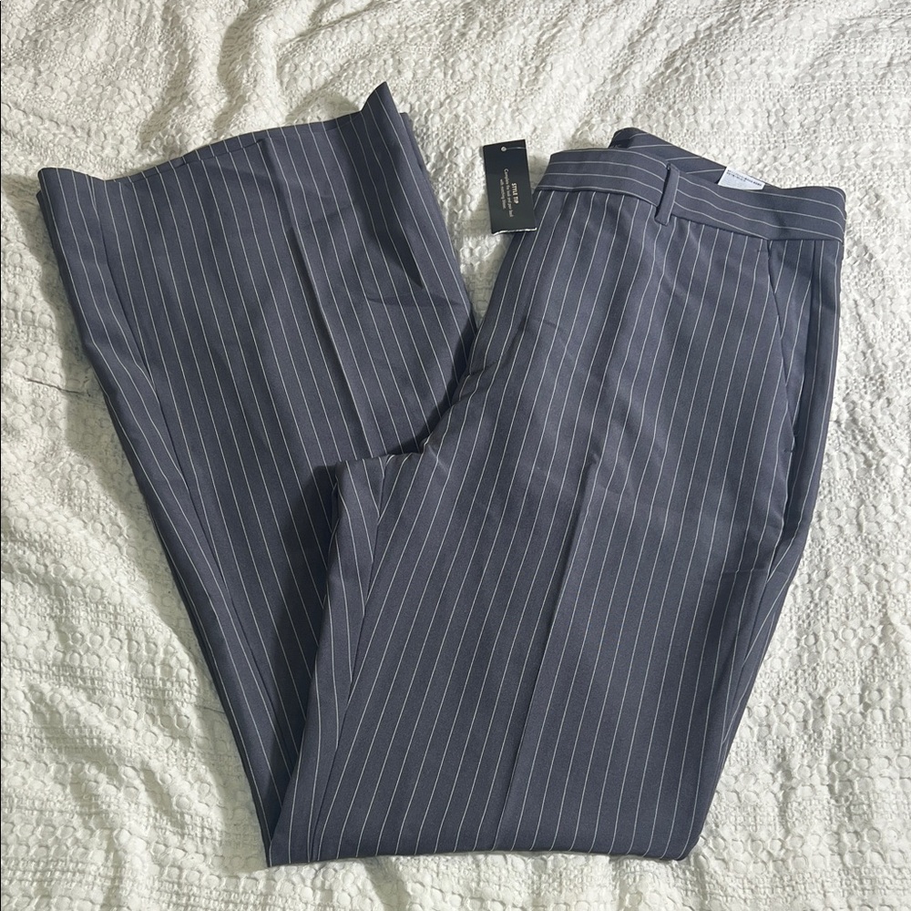 Banana Republic Gray Pinstripe Boot Cut Pants size 10